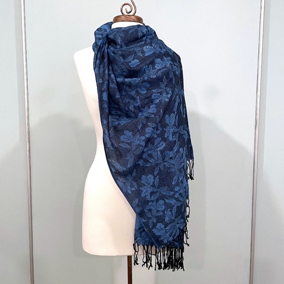 AMA Waterways Accessories - Reversible Wrap Blue Shimmer